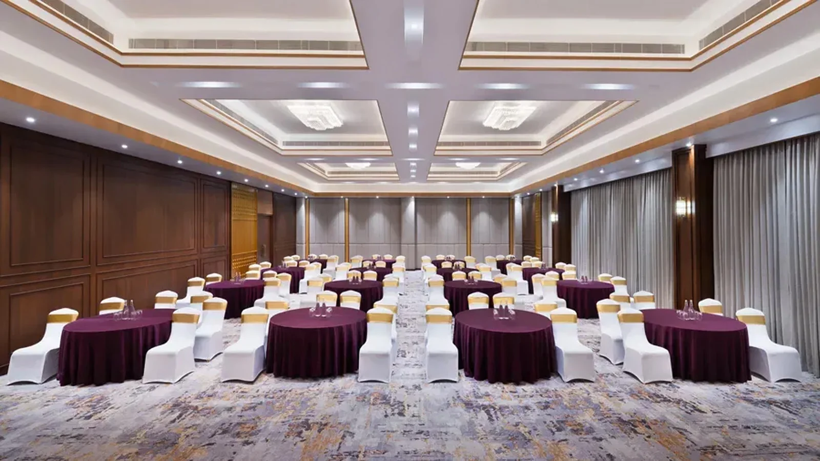 Banquet Hall, Round Seating